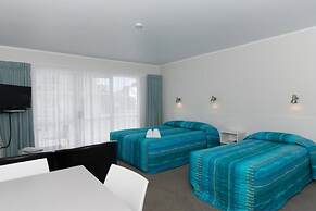 Averill Court Motel