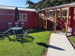 Averill Court Motel