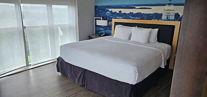 Cambria Hotel Madison East