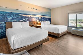 Cambria Hotel Madison East