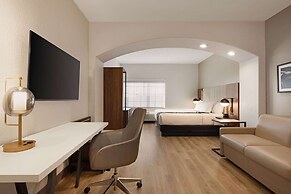 La Quinta Inn & Suites by Wyndham Port Arthur