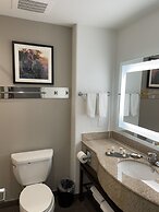 La Quinta Inn & Suites by Wyndham Port Arthur