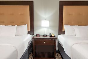 La Quinta Inn & Suites by Wyndham Mt. Pleasant