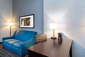 La Quinta Inn & Suites by Wyndham Mt. Pleasant