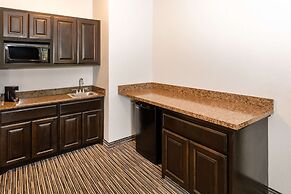 La Quinta Inn & Suites by Wyndham Mt. Pleasant