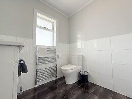 Cleveland Thermal Motel