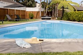 Cobblestone Court Motel – Wenzel Motels