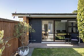 Cobblestone Court Motel – Wenzel Motels