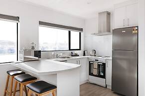 Cobblestone Court Motel – Wenzel Motels