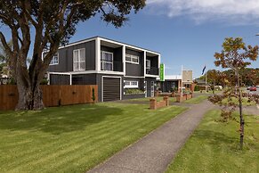 Cobblestone Court Motel – Wenzel Motels