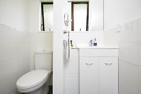 Cobblestone Court Motel – Wenzel Motels