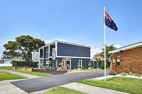 Cobblestone Court Motel – Wenzel Motels