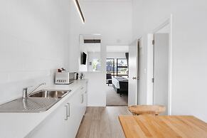 Cobblestone Court Motel – Wenzel Motels