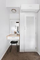 Cobblestone Court Motel – Wenzel Motels