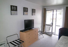 Anchorage Motel Apartments