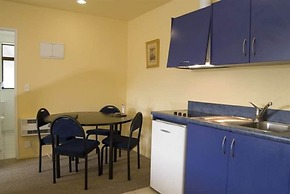 Anchorage Motel Apartments