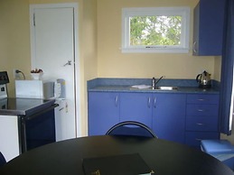 Anchorage Motel Apartments