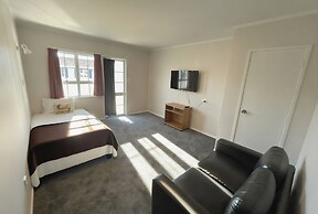 Boundary Court Motor Inn
