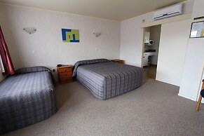 Boundary Court Motor Inn