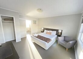 Boundary Court Motor Inn