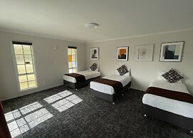 Boundary Court Motor Inn
