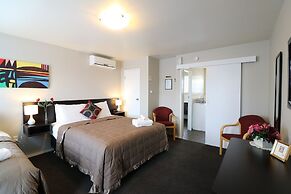 Boundary Court Motor Inn