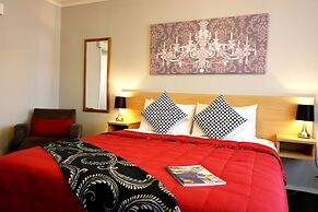 Boundary Court Motor Inn