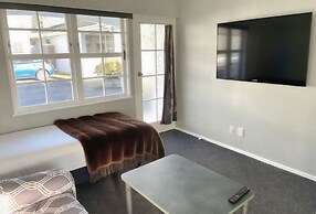 Boundary Court Motor Inn