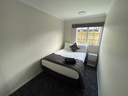 Boundary Court Motor Inn
