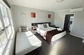 Boundary Court Motor Inn