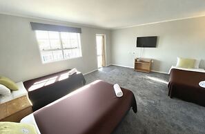 Boundary Court Motor Inn