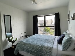 Colonial Motel