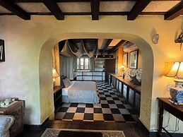 The Gallery Inn