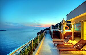 Hotel More