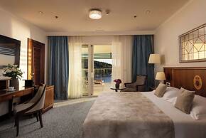 Hotel More