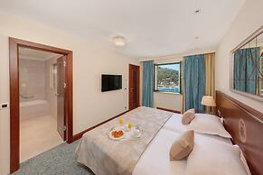 Hotel More
