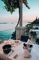 Hotel More