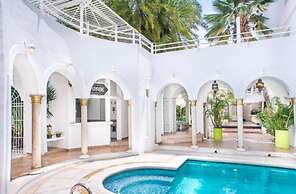 Santorini Hotel & Resort