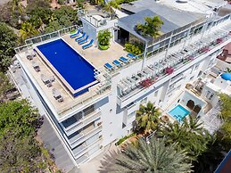 Santorini Hotel & Resort