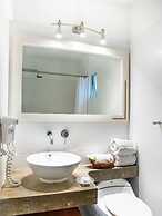 Santorini Hotel & Resort