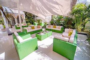 Santorini Hotel & Resort