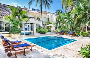 Hotel Santorini Express y Cabañas