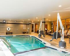 Cambria Hotel Traverse City