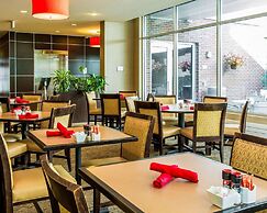 Cambria Hotel Traverse City