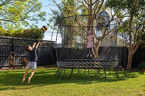 Arthur's Court Motor Lodge