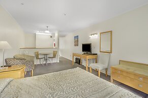 Capital Lodge Motor Inn