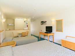 Capital Lodge Motor Inn