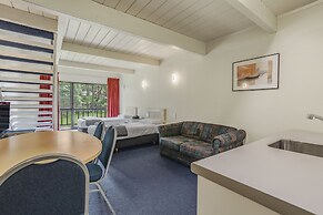 Capital Lodge Motor Inn