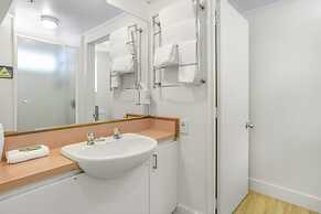 Capital Lodge Motor Inn