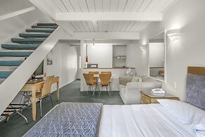 Capital Lodge Motor Inn